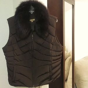 Down and poly mixed fox fur trimmed vest